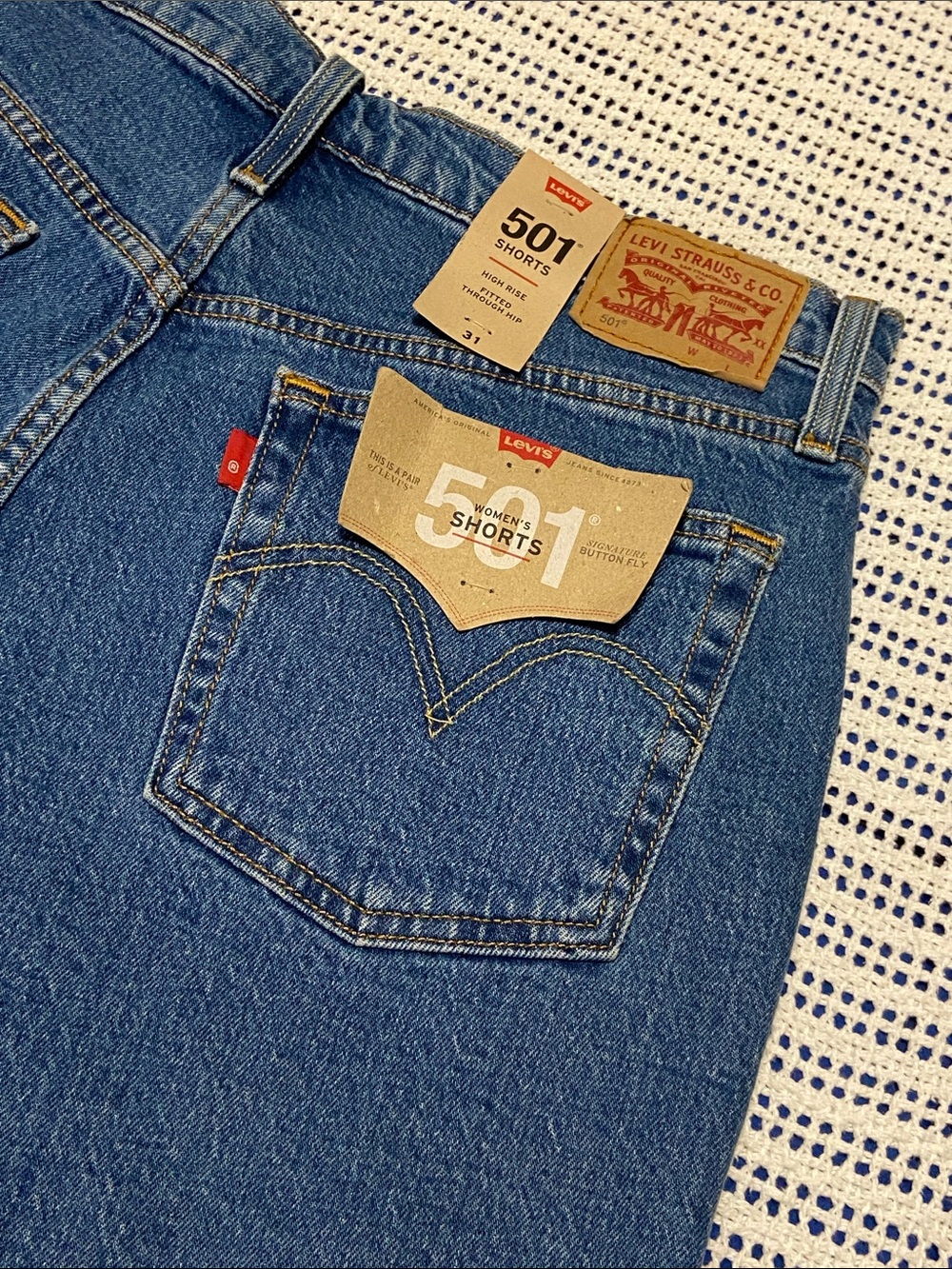 Levi’s 501 High Rise Women’s Shorts Size 31 Medium Wash Cutt Off Blue Denim